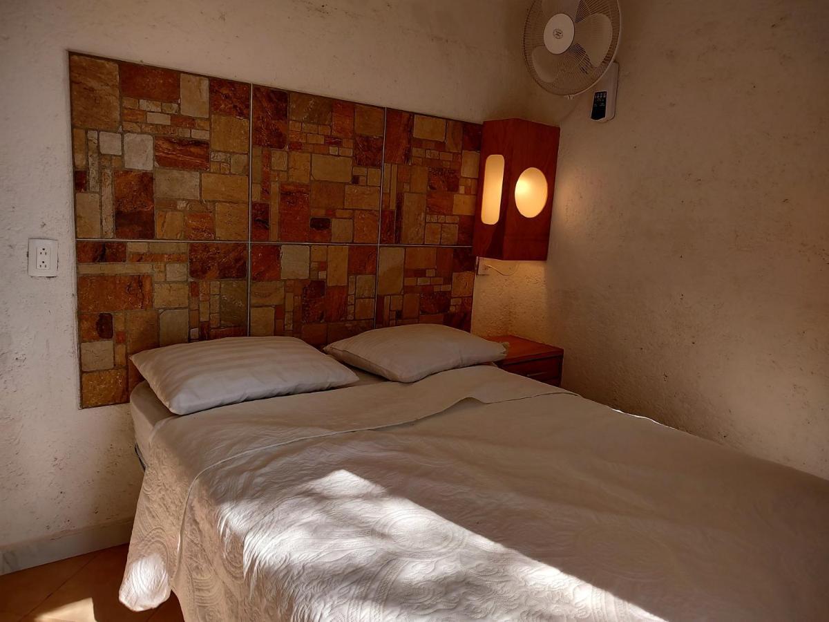 Hotel Alcatraces El Pueblito  Bagian luar foto
